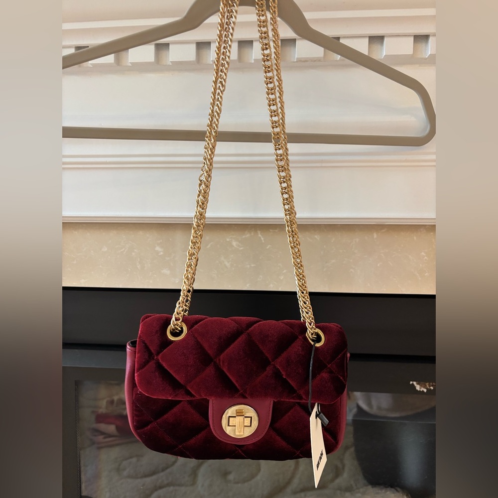 Elegant Burgundy Quilted Shoulder Bag with Gold Chain